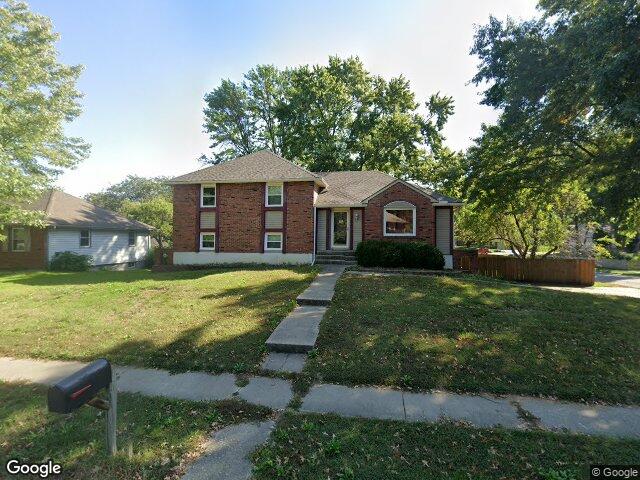 207 se claremont st, lees summit,  MO 64063
