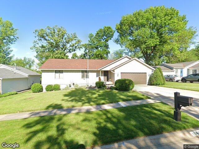 1042 arthur dr nw, cedar rapids,  IA 52405