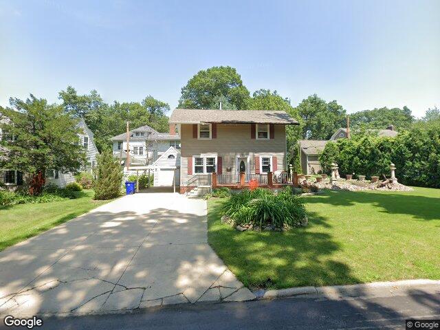 350 woodland dr se, cedar rapids,  IA 52403