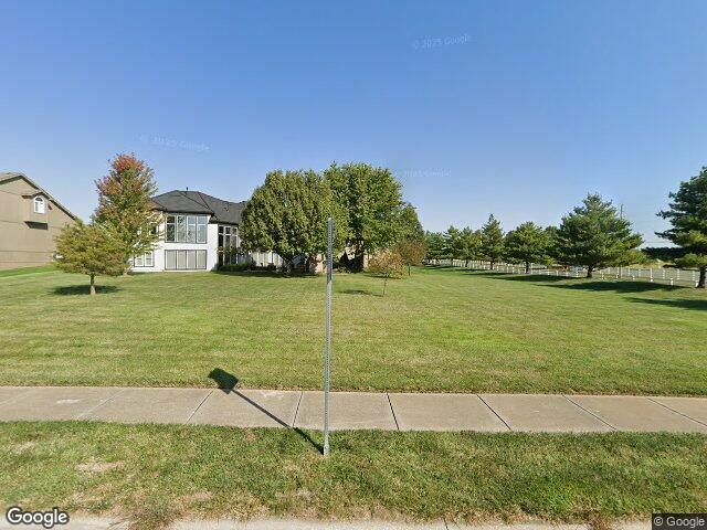 517 se snaffle bit dr, lees summit,  MO 64082
