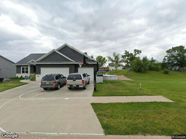1722 gardner dr nw, cedar rapids,  IA 52405