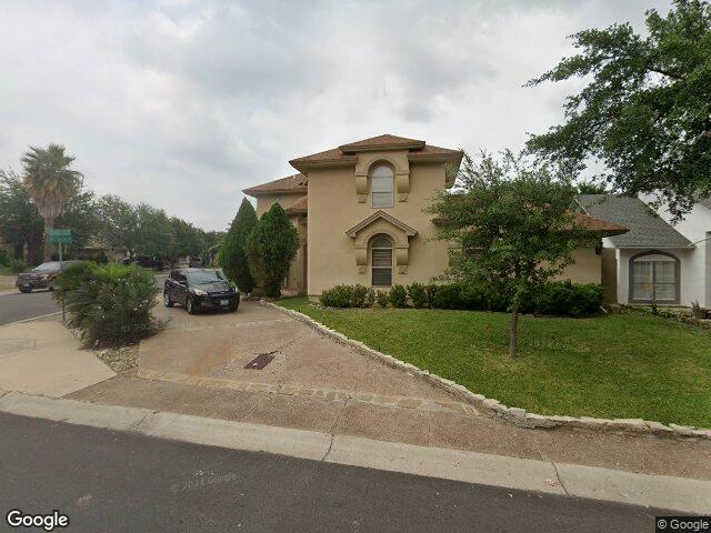 102 yellowstone lake dr, laredo,  TX 78041