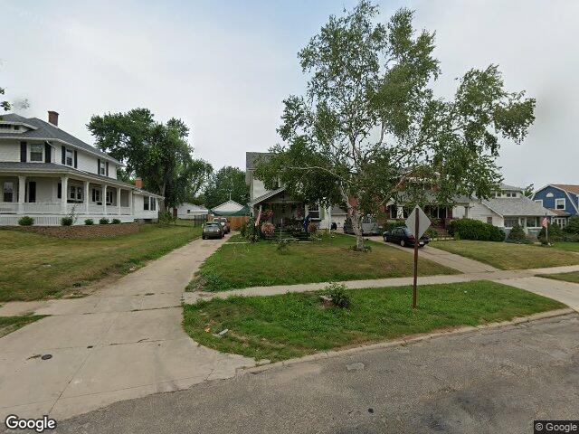 226 johnson ave nw, cedar rapids,  IA 52405