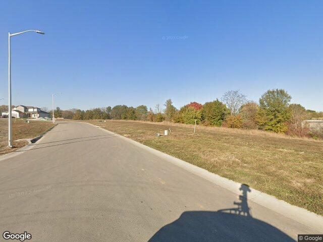 11127 n crescent ct, kansas city,  MO 64157