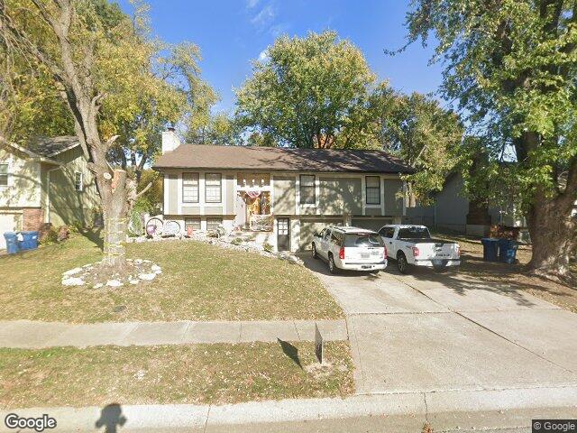 1039 essex st, liberty,  MO 64068