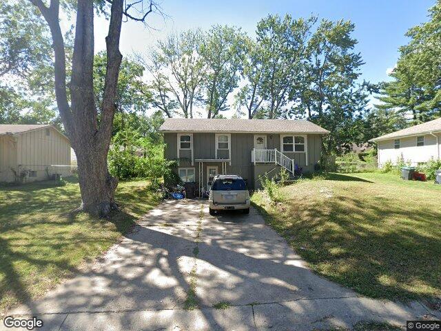605 ne 3rd st, blue springs,  MO 64014