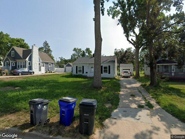1302 maplewood dr ne, cedar rapids,  IA 52402