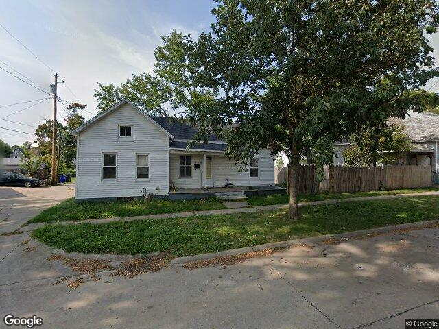 818 11th ave se, cedar rapids,  IA 52403